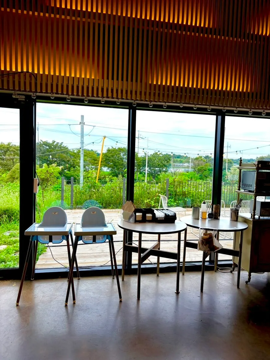 온더레일 주차와 매장 주변
