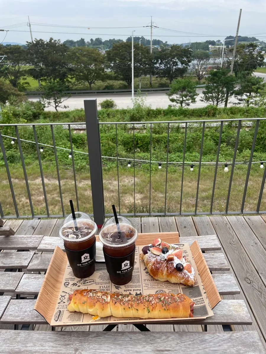 온더레일 테라스 2층 야외석