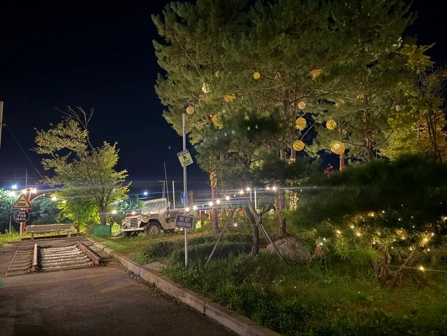 온더레일 밤 야경과 야외 좌석