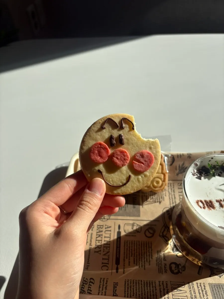 아인슈페너와 함께 놓인 쿠키
