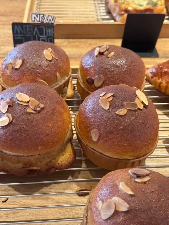 Long cream breads in brownie, mocha, and cream flavors