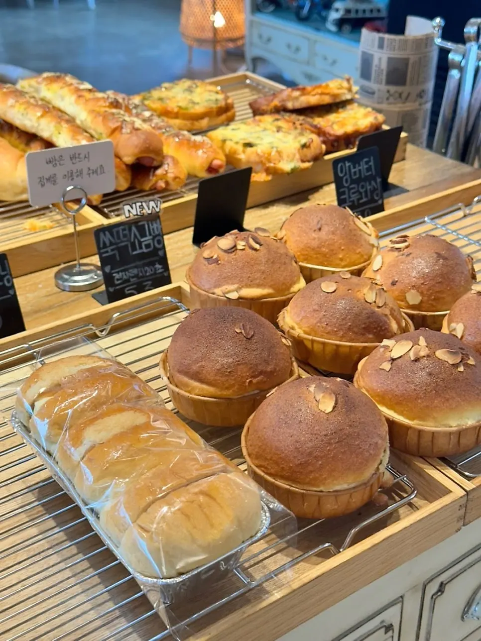 Bakery display case at On the Rail