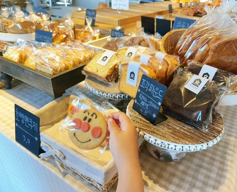 Bakery case with meal-replacement breads