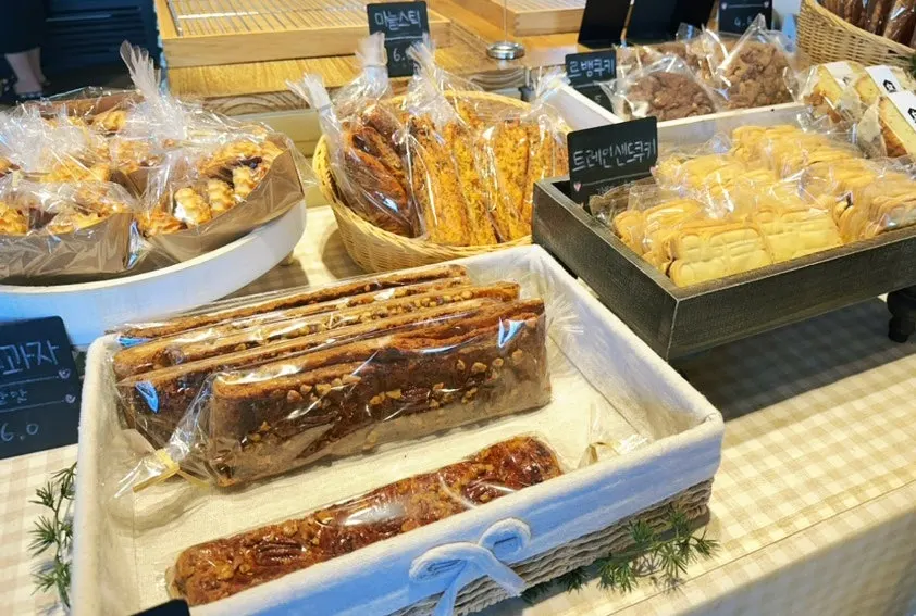 Crungji and Pang Pang Man cookies on display