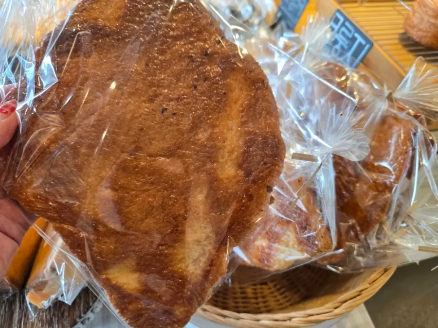온더레일 엘리게이터 빵