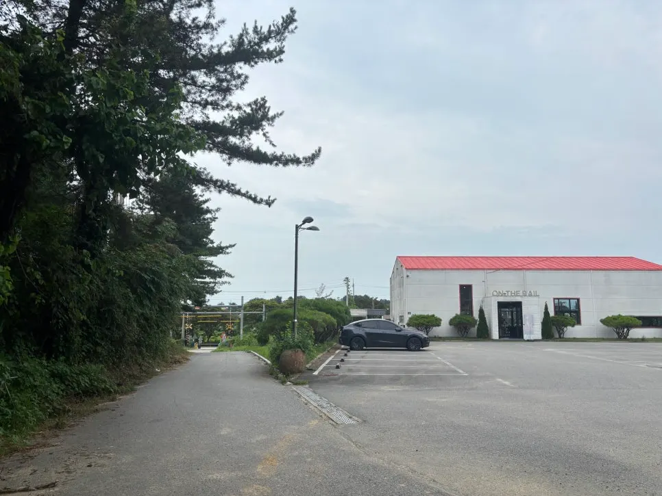 평일 오후 한산한 온더레일 야외 좌석