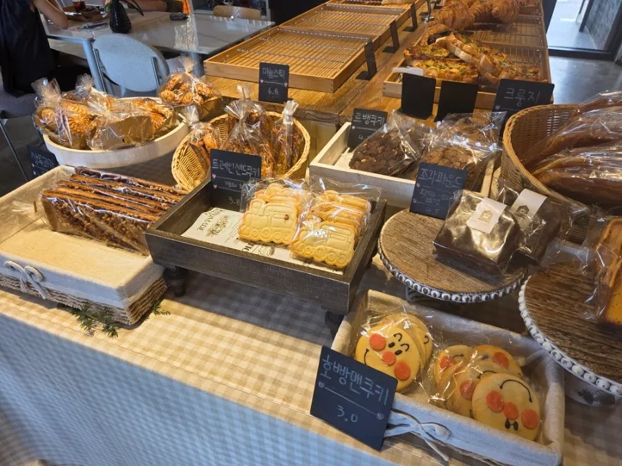 Order counter inside the café