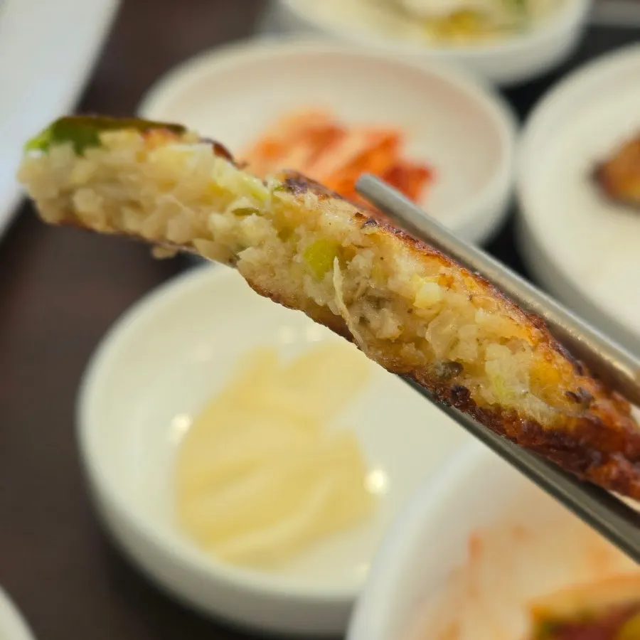 Mung bean pancake fried crispy on the outside