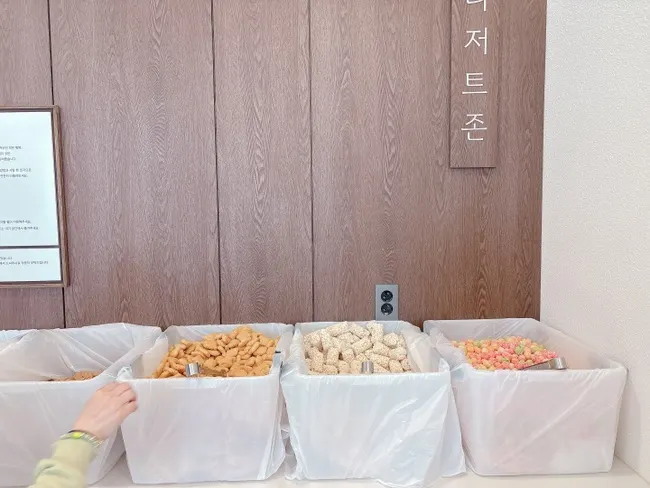 부벽정평양만두 넓은 대기 공간