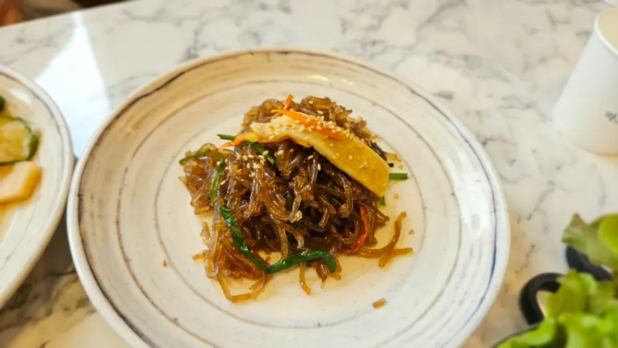 Refreshing chicory salad side dish