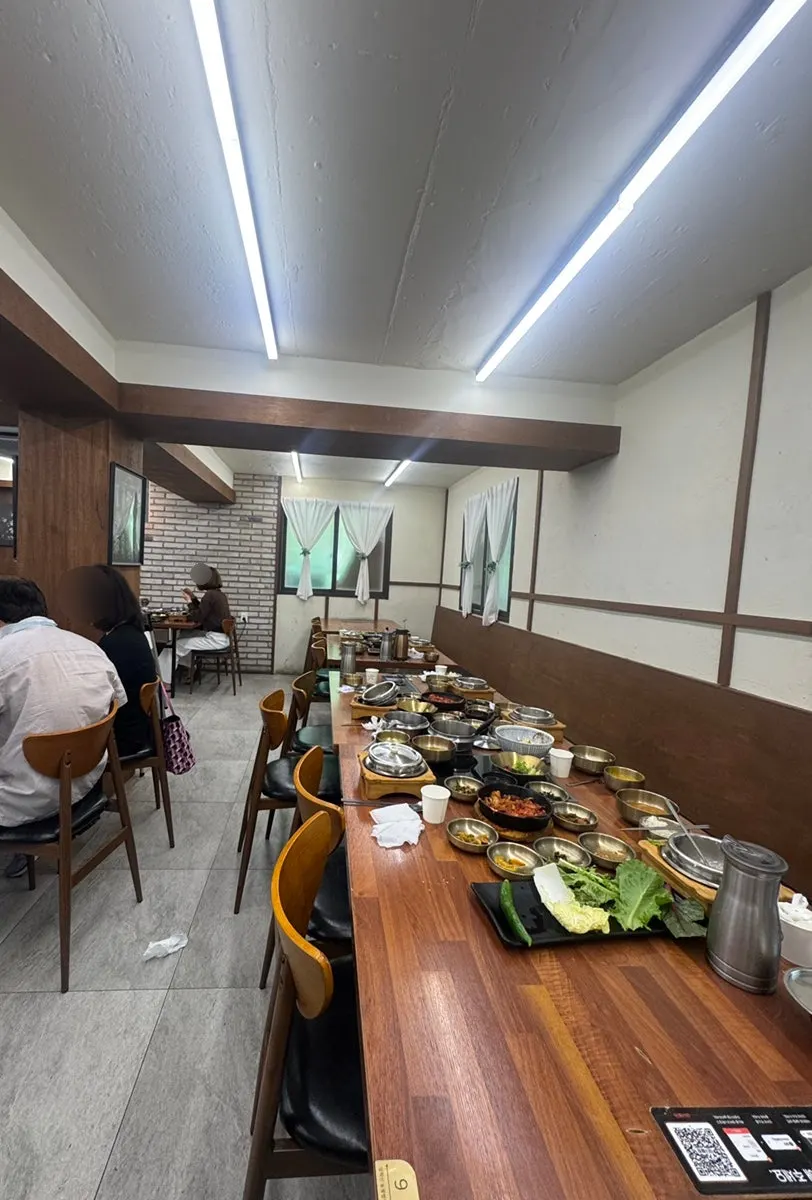 점심시간 매장 내부 사진