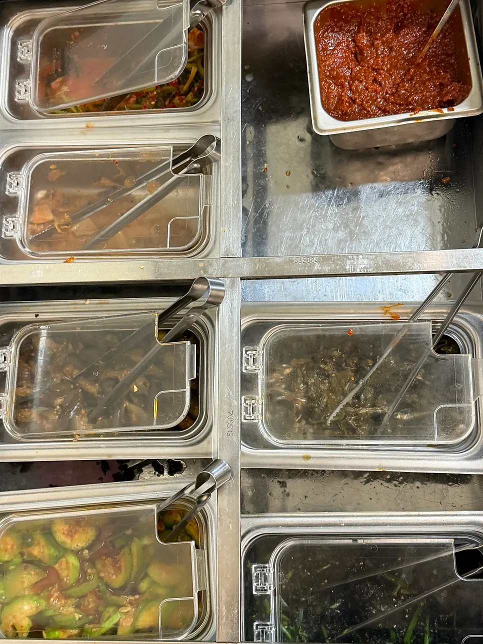 Several varieties of wrap vegetables