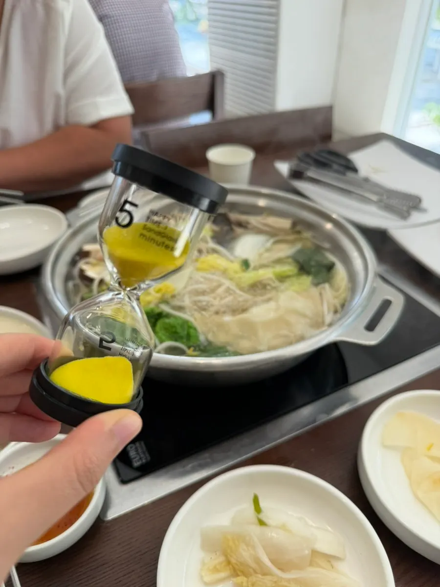 셀프 코너의 백김치와 유자단무지