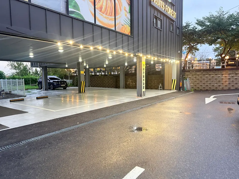 1st floor parking space at Fruit Forest Paju Direct Store