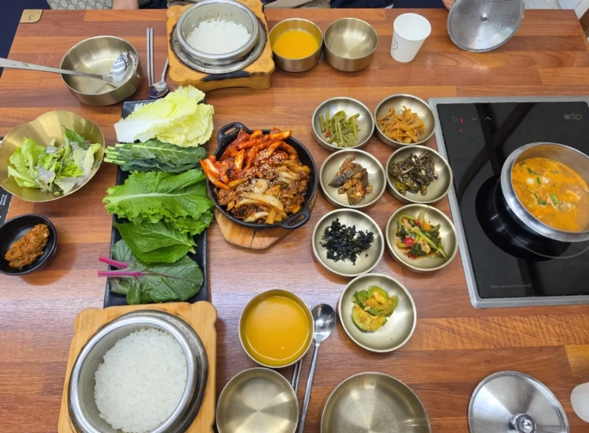 들꽃쌈밥 들정식 한 상 차림