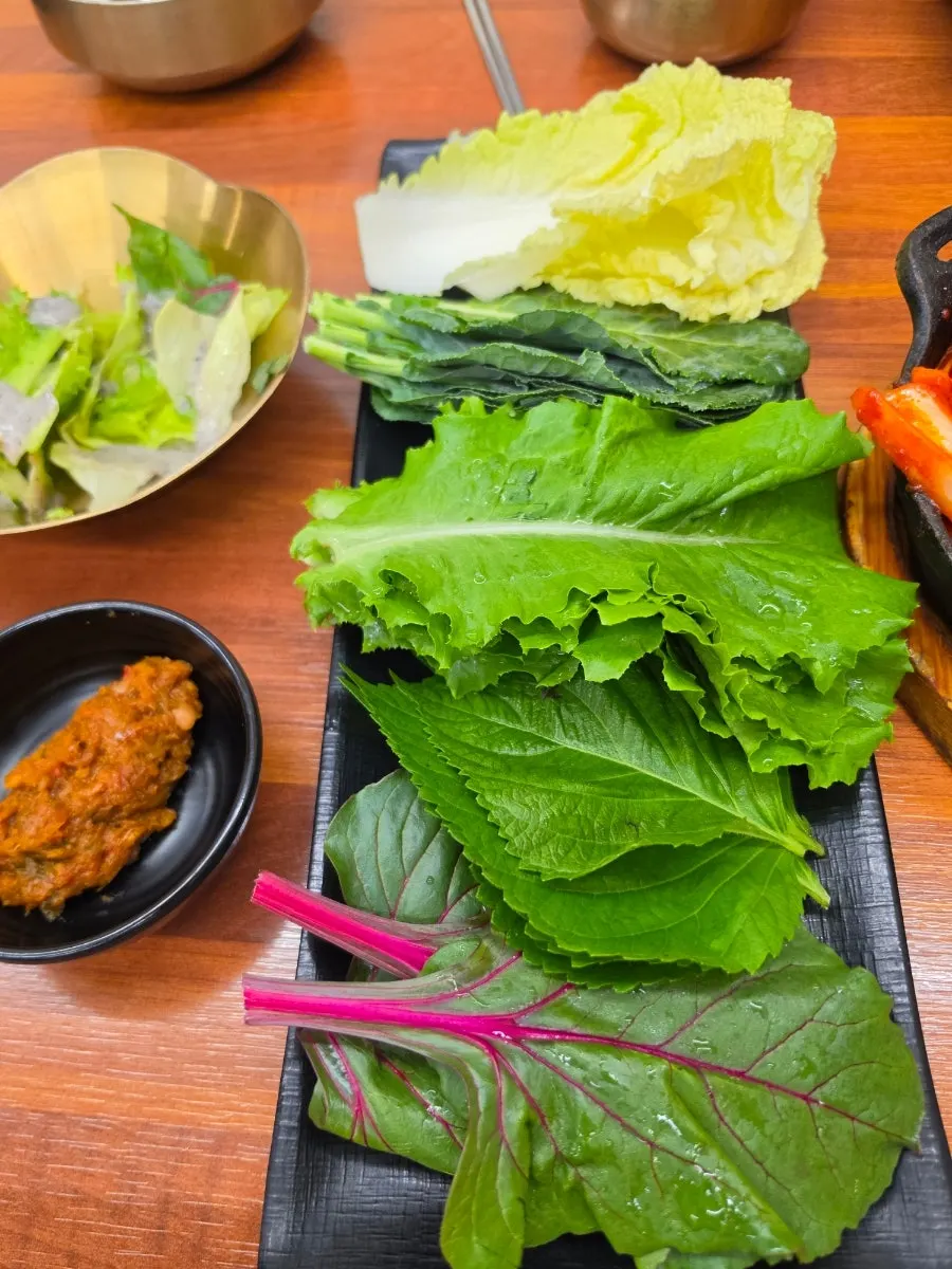배추잎에 강된장 올린 쌈