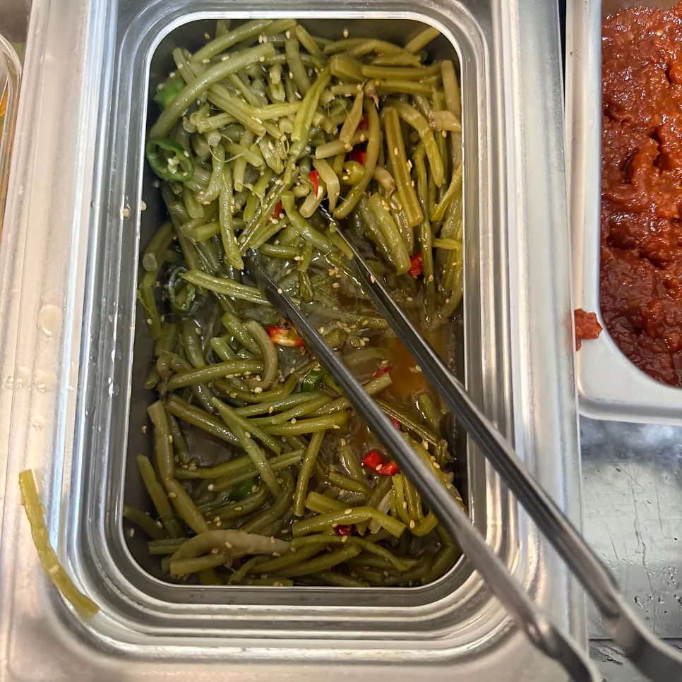 Wrap vegetable corner with young napa cabbage (alba chu)