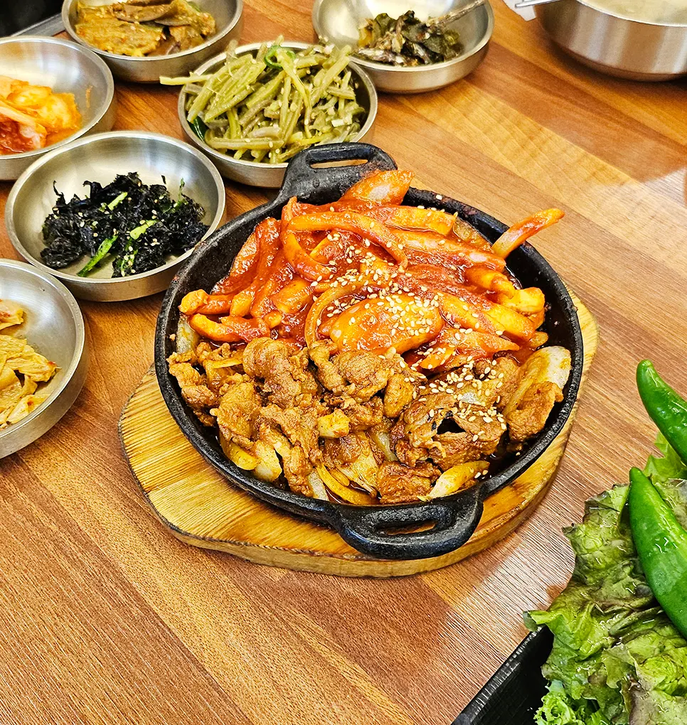 Stir-fried pork at Deulkkot Ssambap