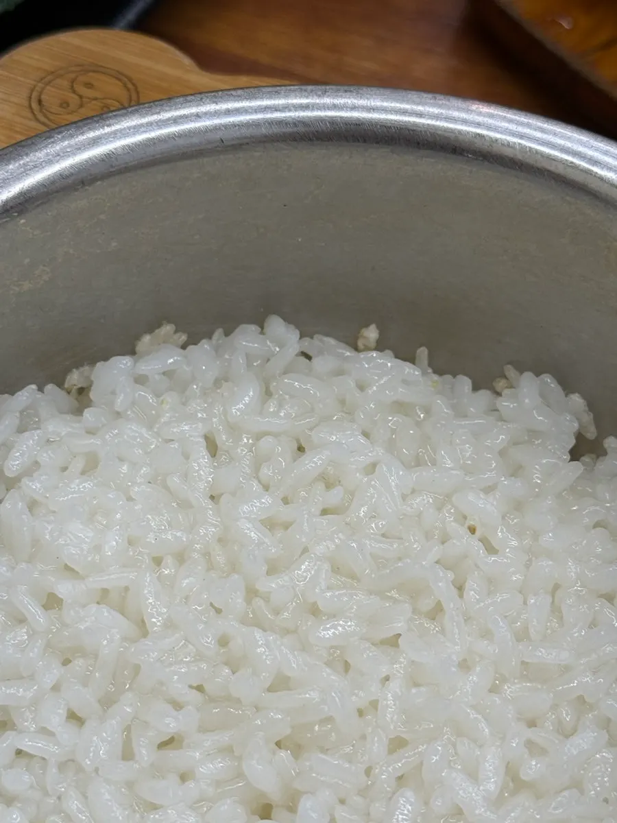Hot-pot rice with the lid removed