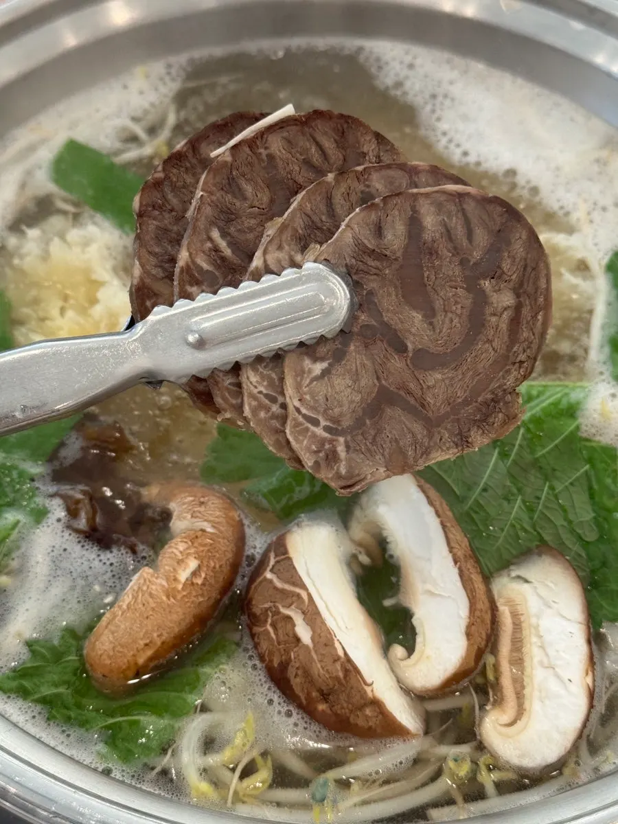 Springy-textured mushrooms from the hot pot