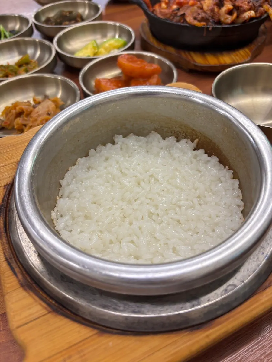 Hot-pot rice served with the set course