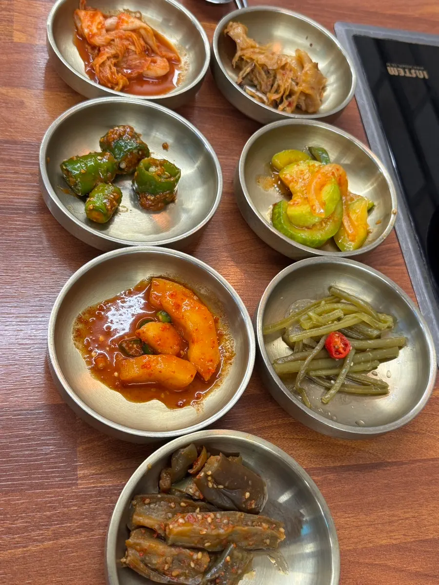 들꽃쌈밥 단체석 좌석 공간