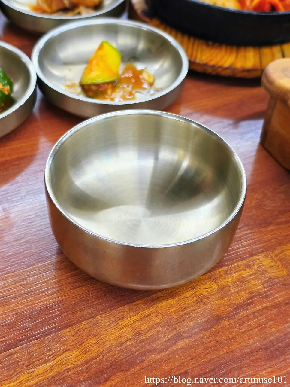 들꽃쌈밥 입구와 간판