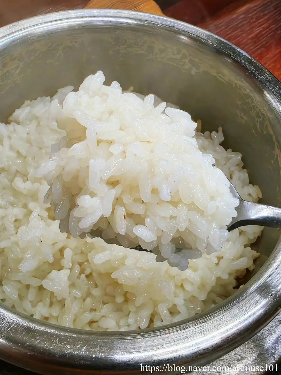 갓 지은 돌솥밥