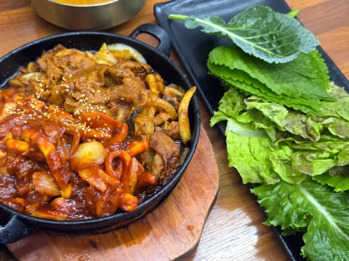 Exterior of Simhaksan Deulkkot Ssambap in Paju