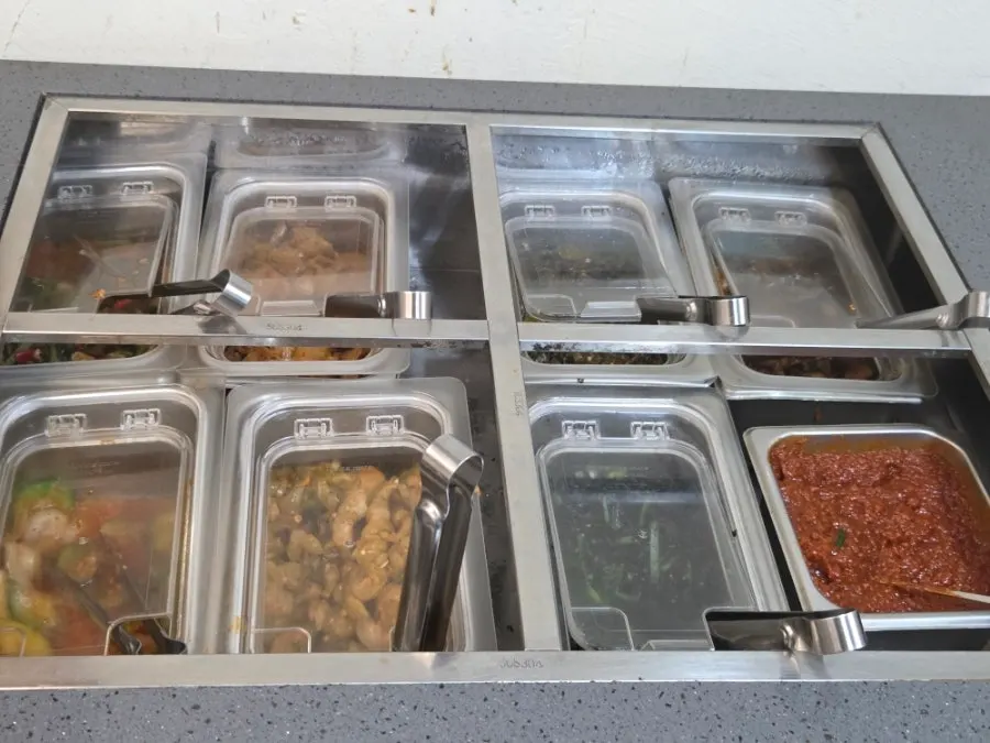 Self-serve wrap-vegetable bar at Deulkkot Ssambap