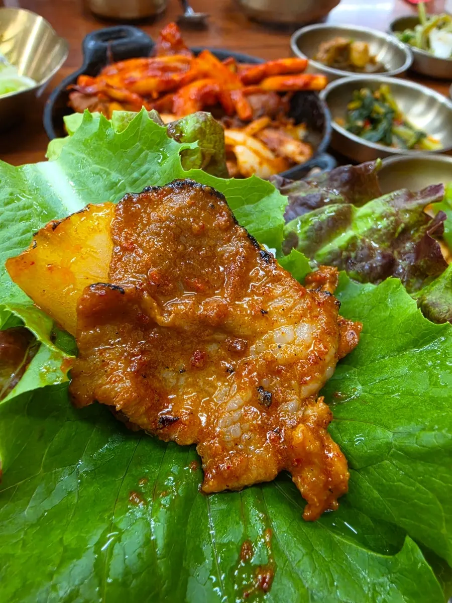 Pork stir-fry, one of the deuljeongsik mains