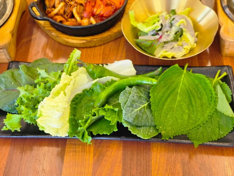 Self-serve bar with banchan and old-style snacks