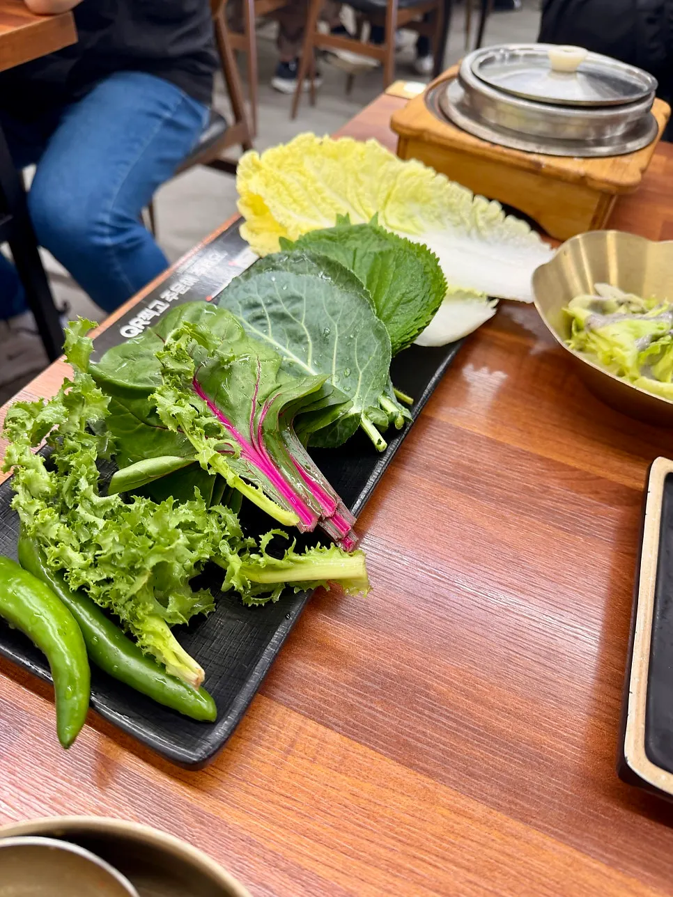 기본 반찬 셀프바 진열 모습