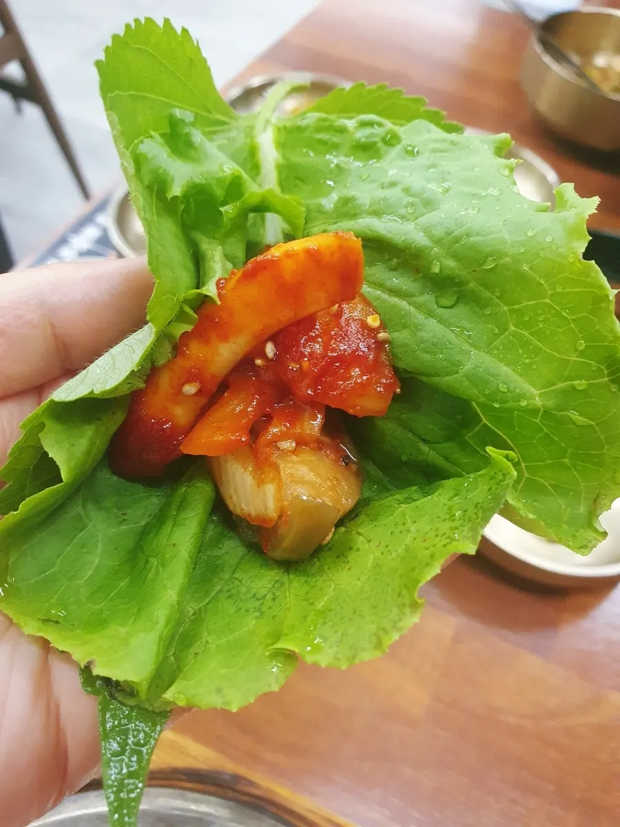 Bocado de ssam bien relleno