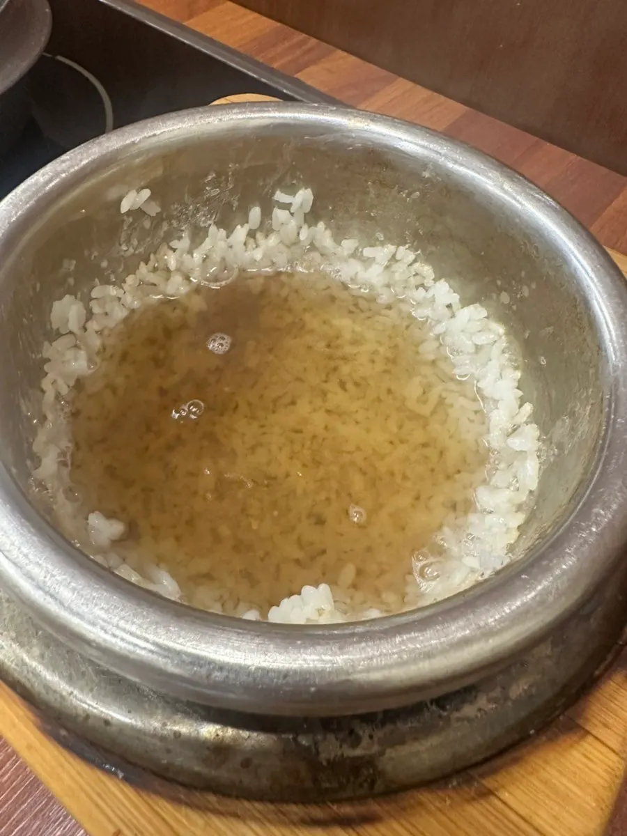 돌솥밥으로 만든 누룽지
