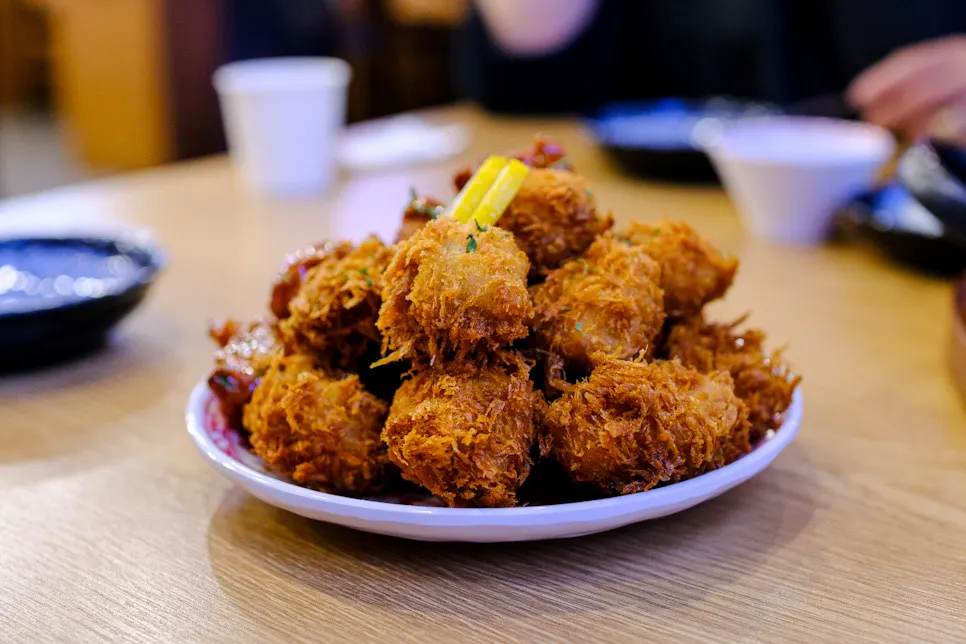 수제돈탕과 치탕이 반씩 담긴 돈치탕