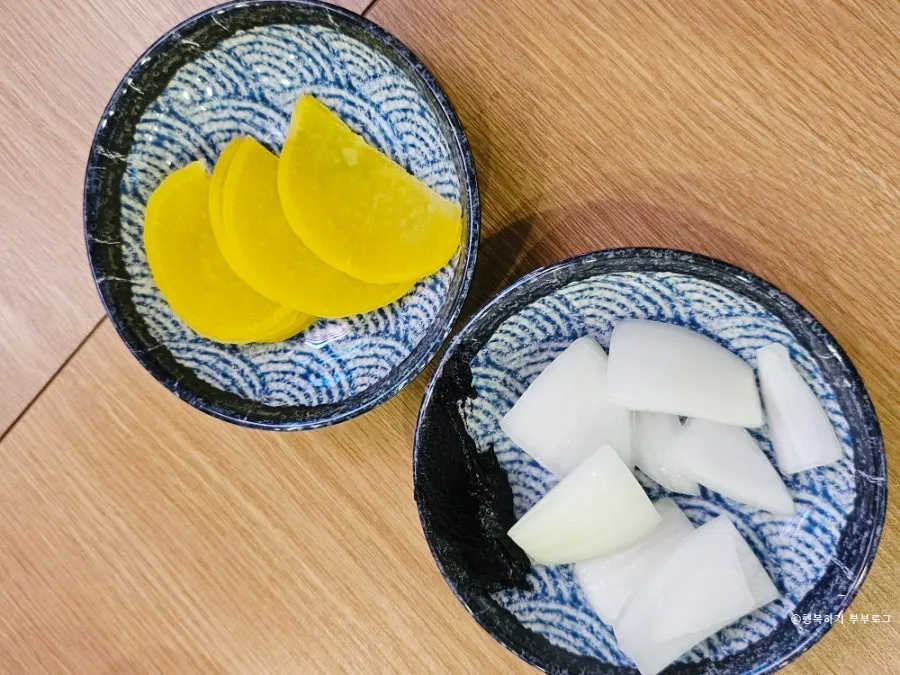 Notice about the free handmade fruit ade for a receipt review