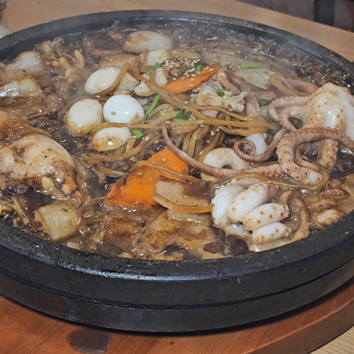 Signature stone-plate jajangmyeon at Dolpanseok Jjamppong Paju Simhaksan Branch