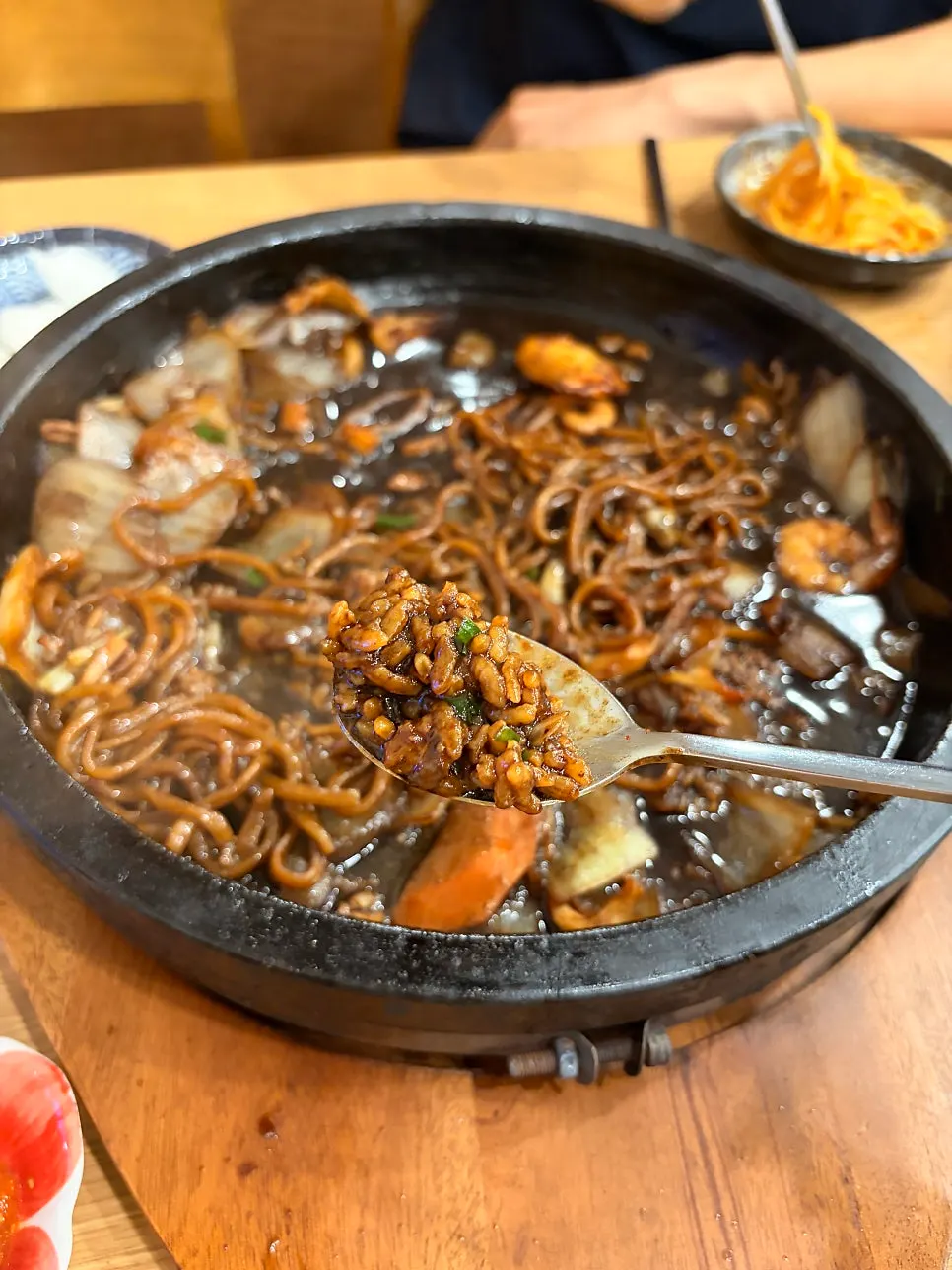 Nurungji soaked in jjamppong broth