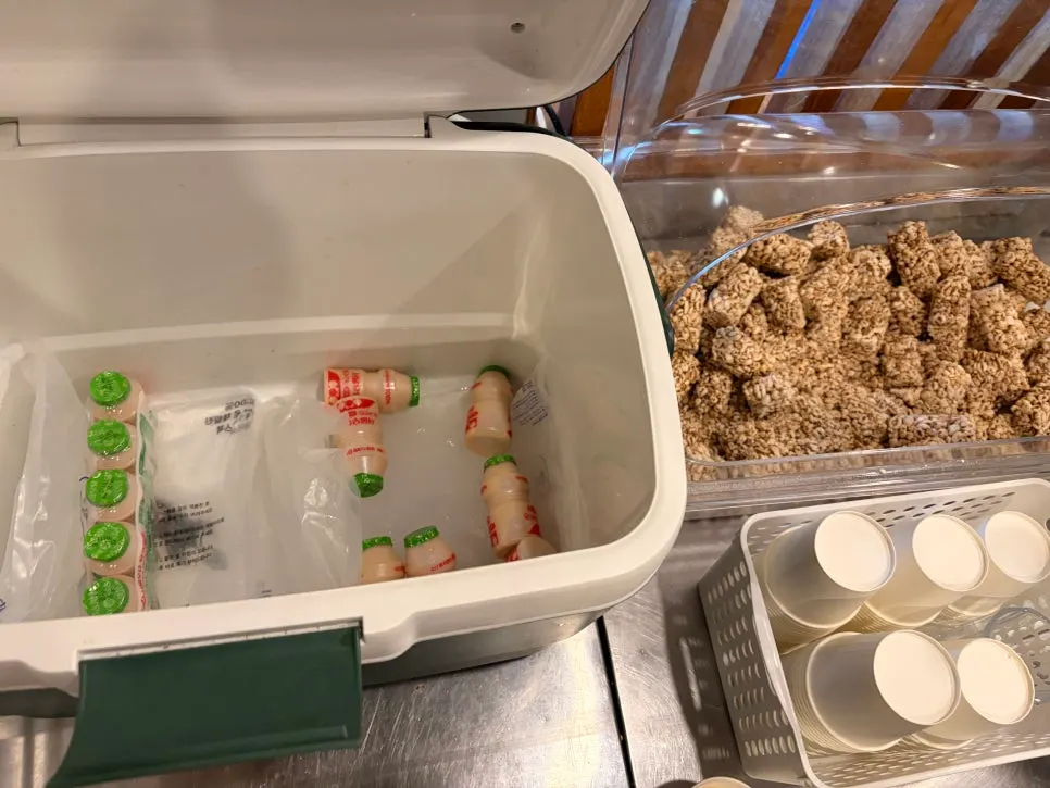 Rice crackers prepared for dessert