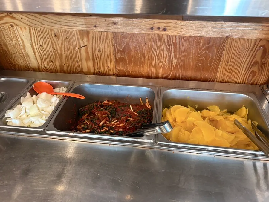 무한리필 공기밥이 있는 셀프바 코너