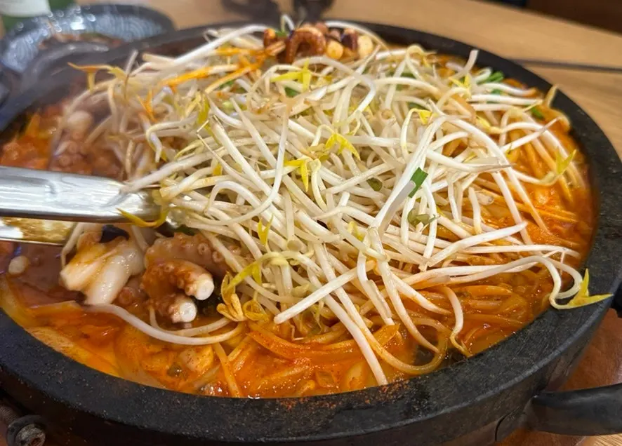 돌판짬뽕 중 사이즈 한 판