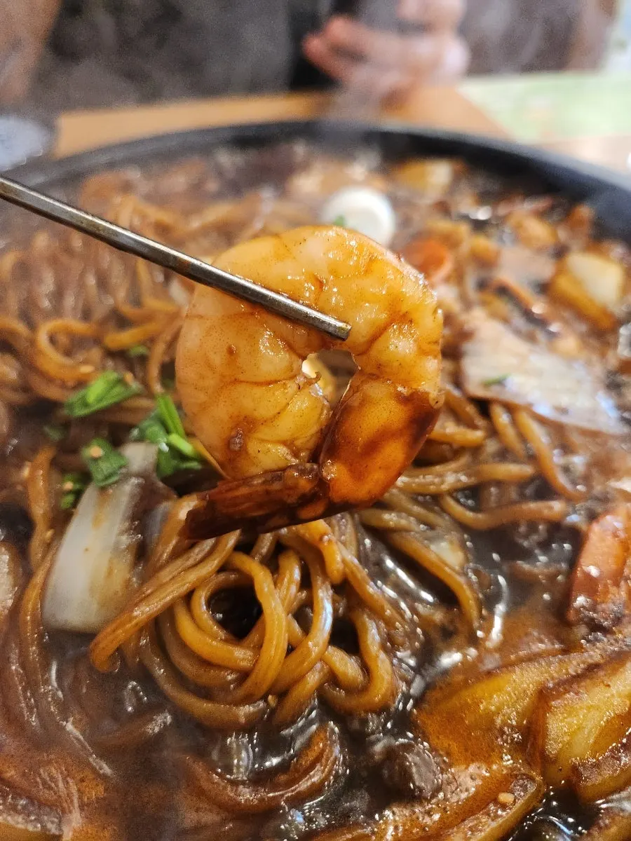 지글지글 끓는 돌판 요리