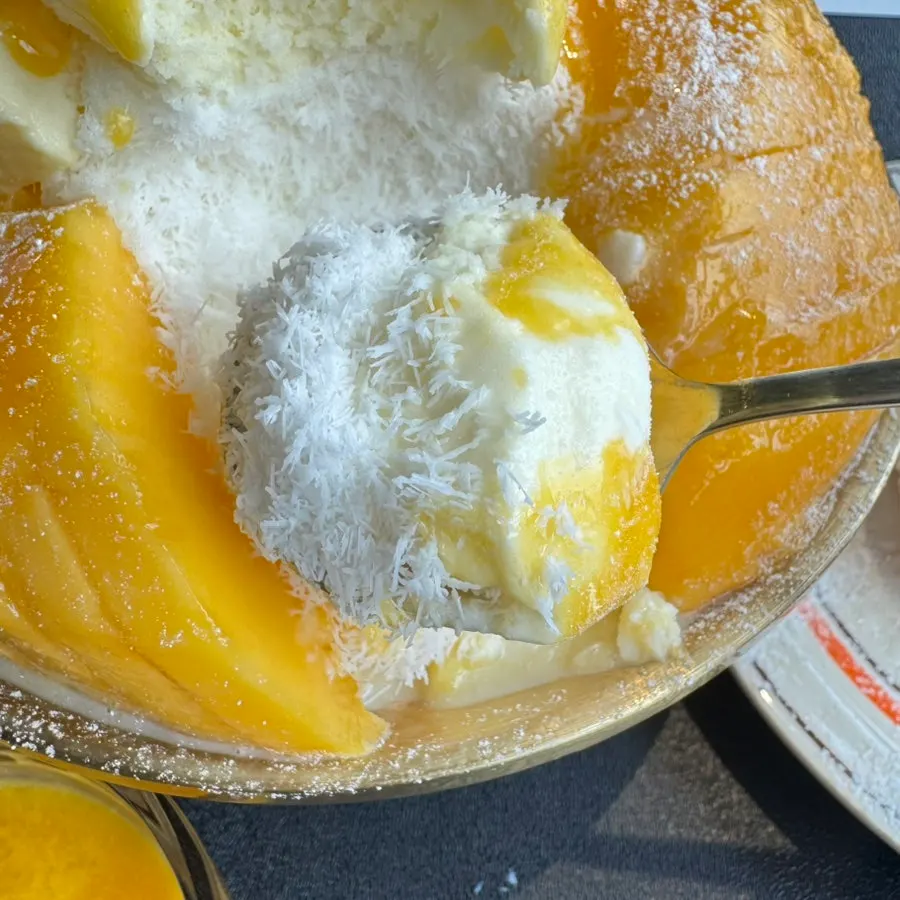 Mango purée served on the side