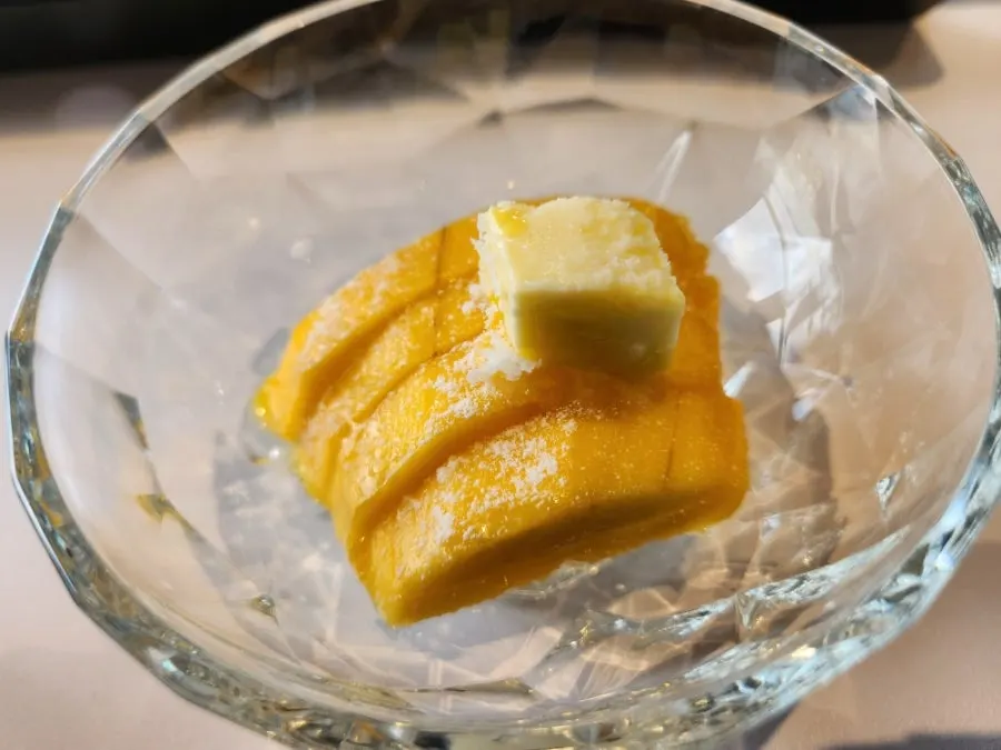 Ripened fresh mango densely piled in the bowl