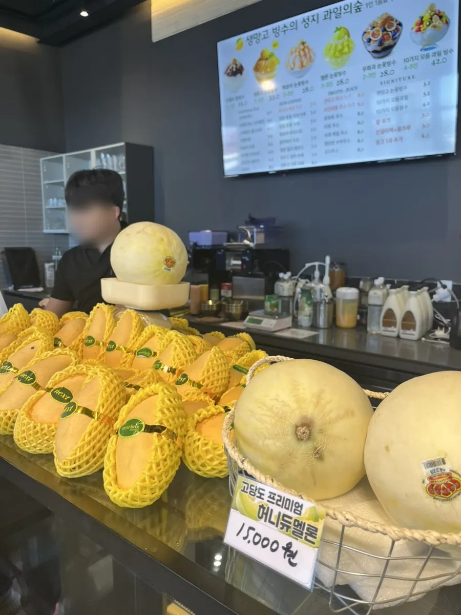 Overhead view of the peach bingsu