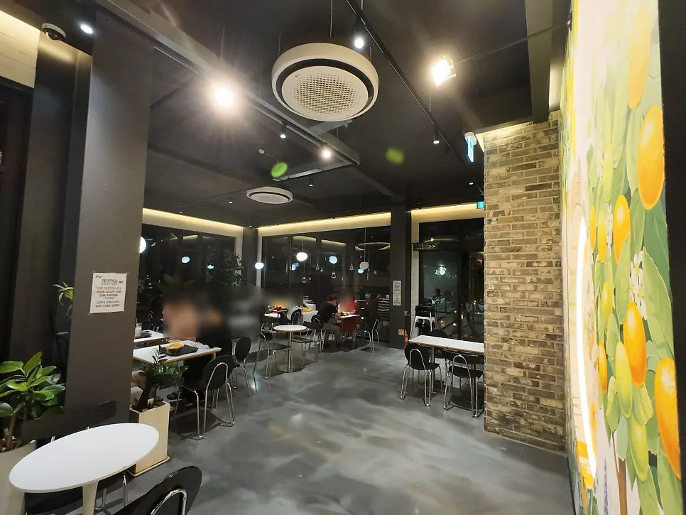 Fruit Forest fresh-fruit dessert café
