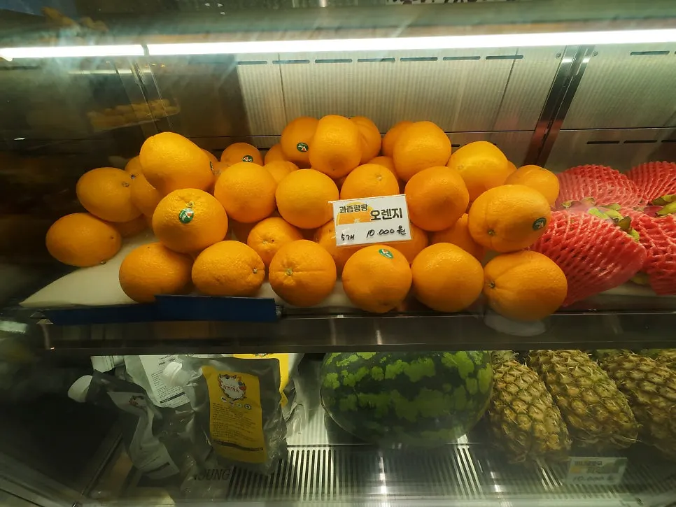 Fresh-fruit dessert prepared to order