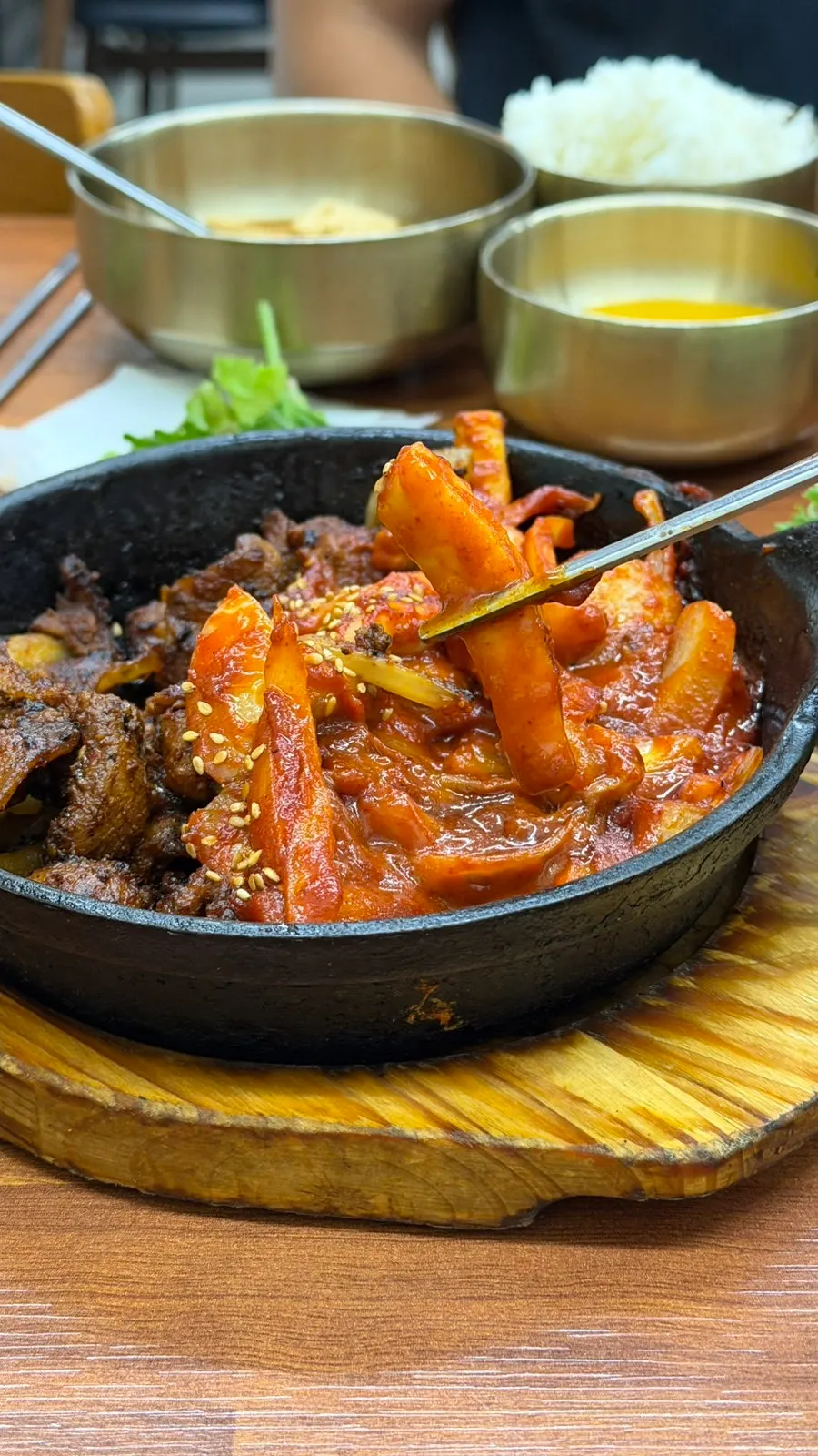 A plate of thick-cut squid stir-fry