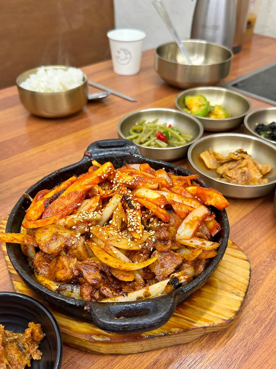 푸짐하게 차려진 들정식 상차림
